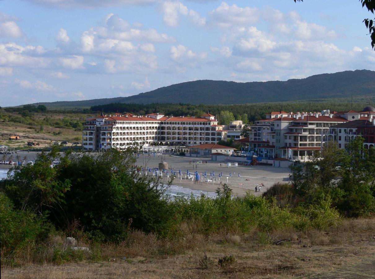 кастро/castro Apartment *